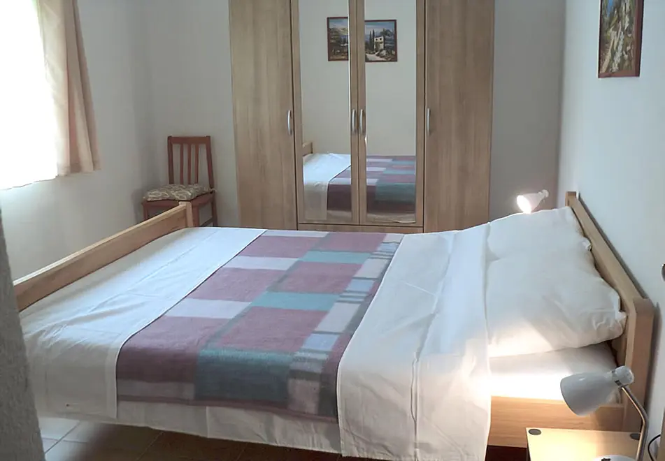 Schlafzimmer 2