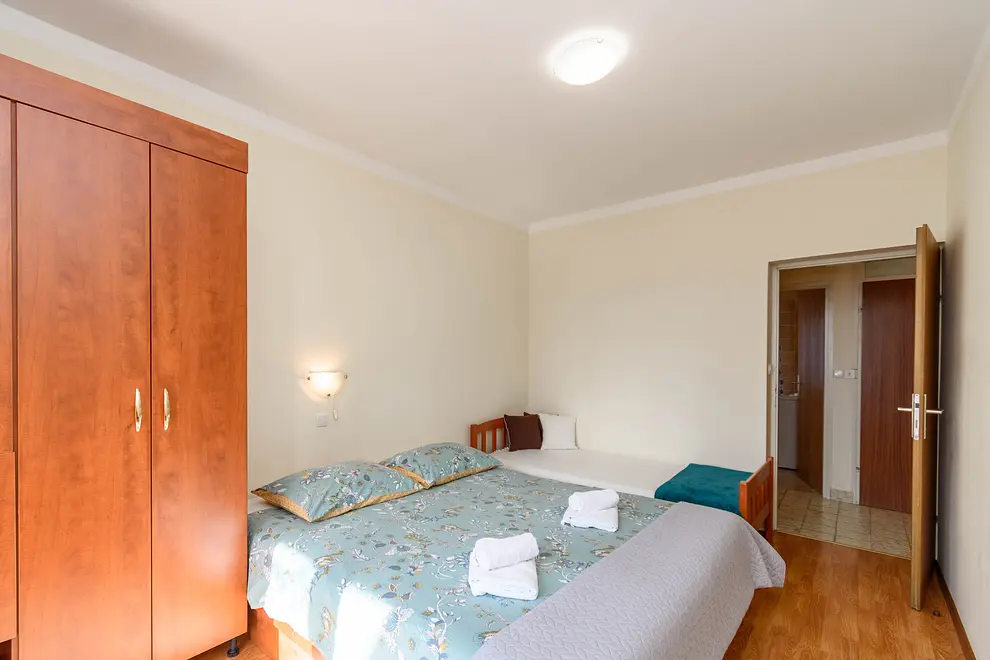 Schlafzimmer 4